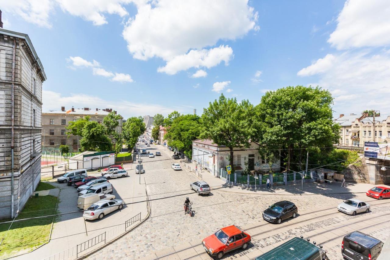 Сучасна Квартира По Вул Дарії Гусяк 9 Біля Краківського Lviv Dış mekan fotoğraf