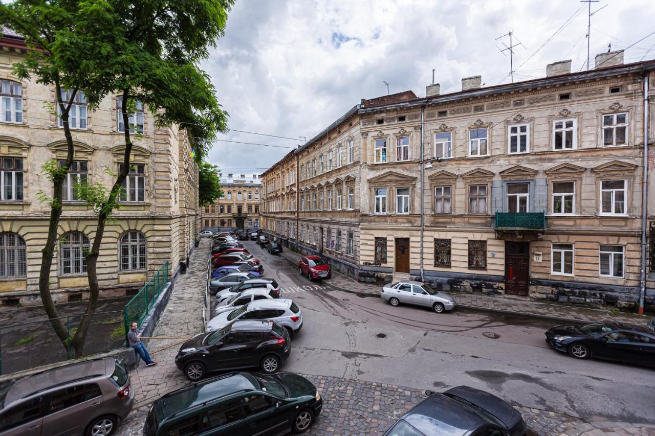 Сучасна Квартира По Вул Дарії Гусяк 9 Біля Краківського Lviv Dış mekan fotoğraf